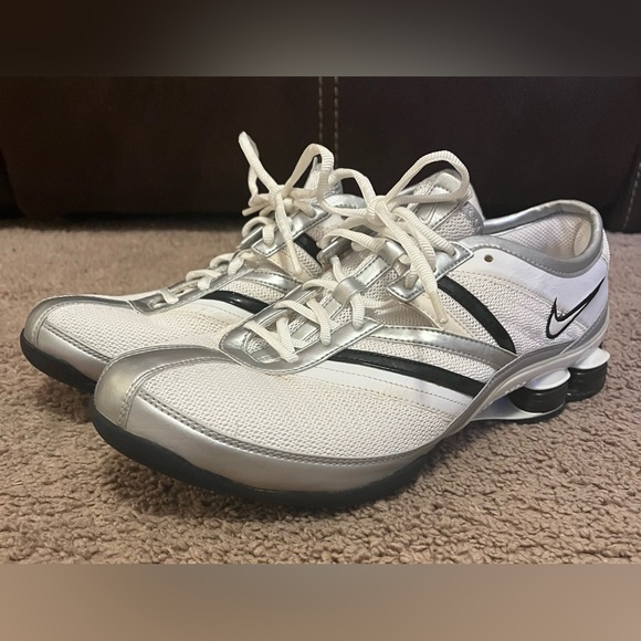 Nike Shox Womens Size 11 White and Silver Vintage 2006 GUC - Picture 1 of 10